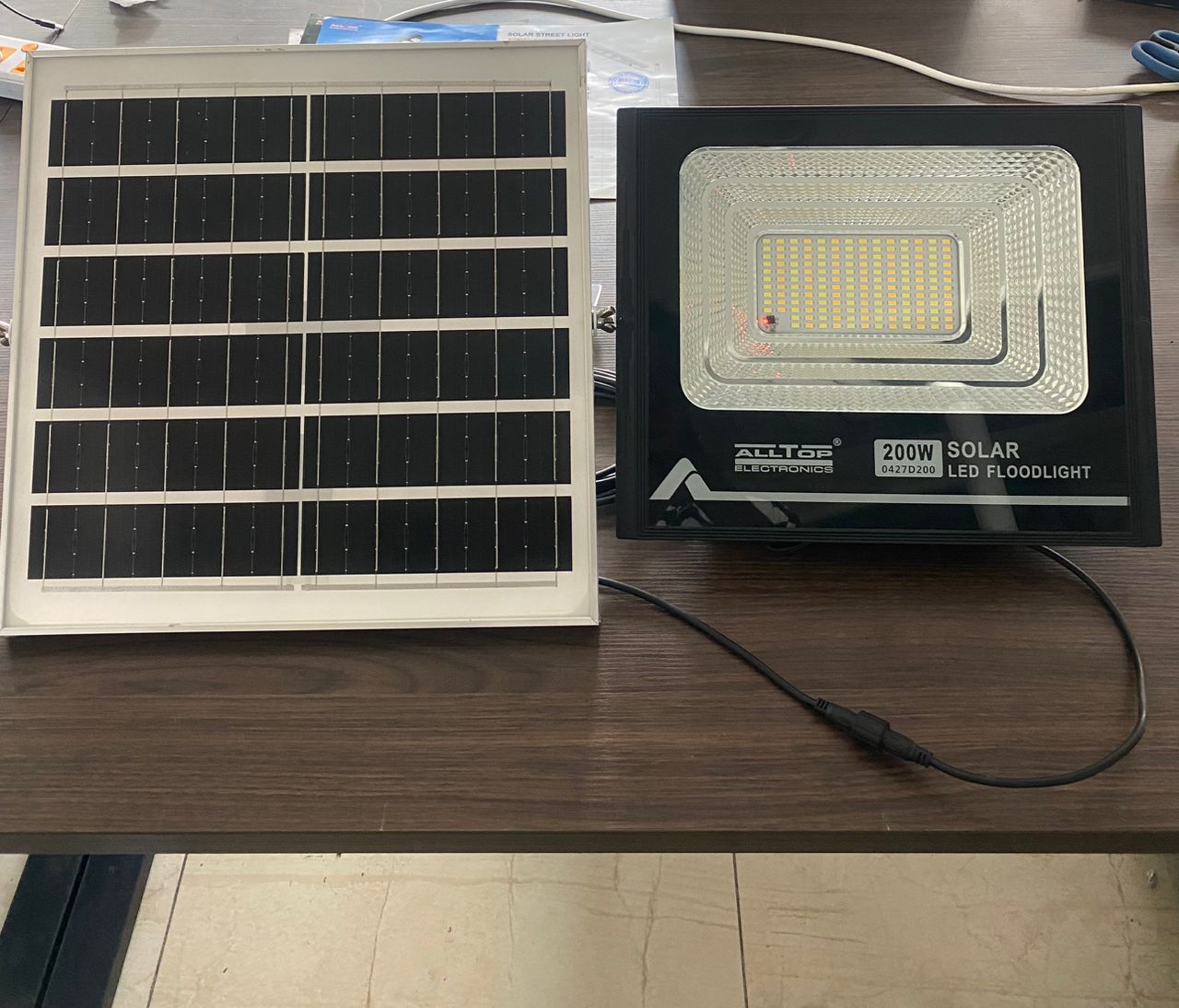 Projecteur solaire 200w