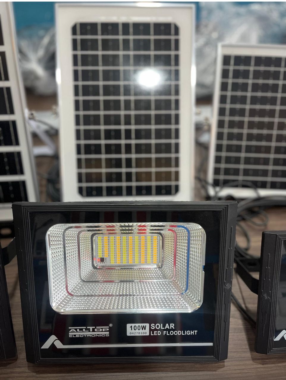 Projecteur solaire 100w
